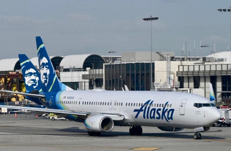 United Airlines Vs Alaska Airlines: What You Need To Know Before Buying?