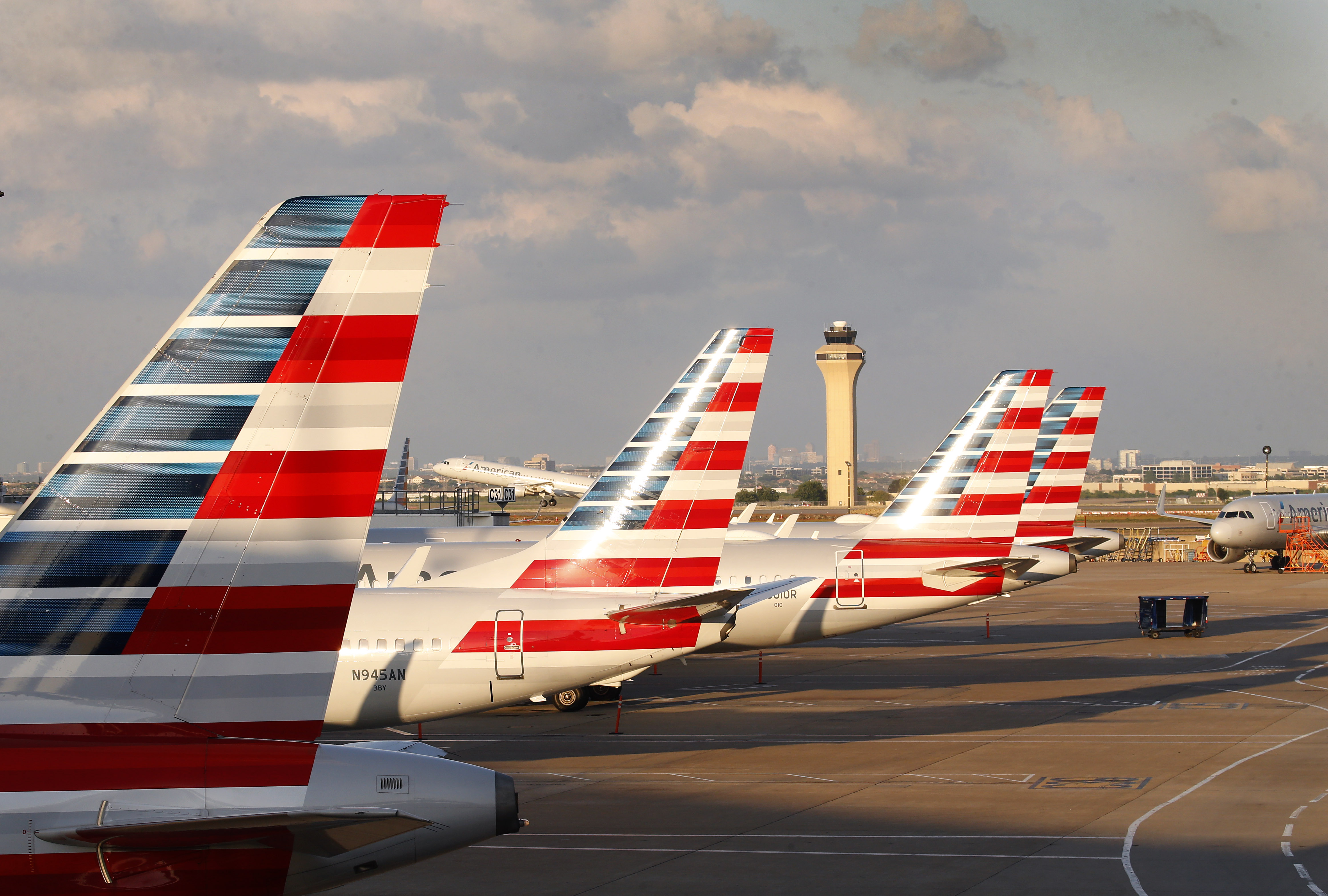 Does American Airlines Fly to La Paz Mexico?