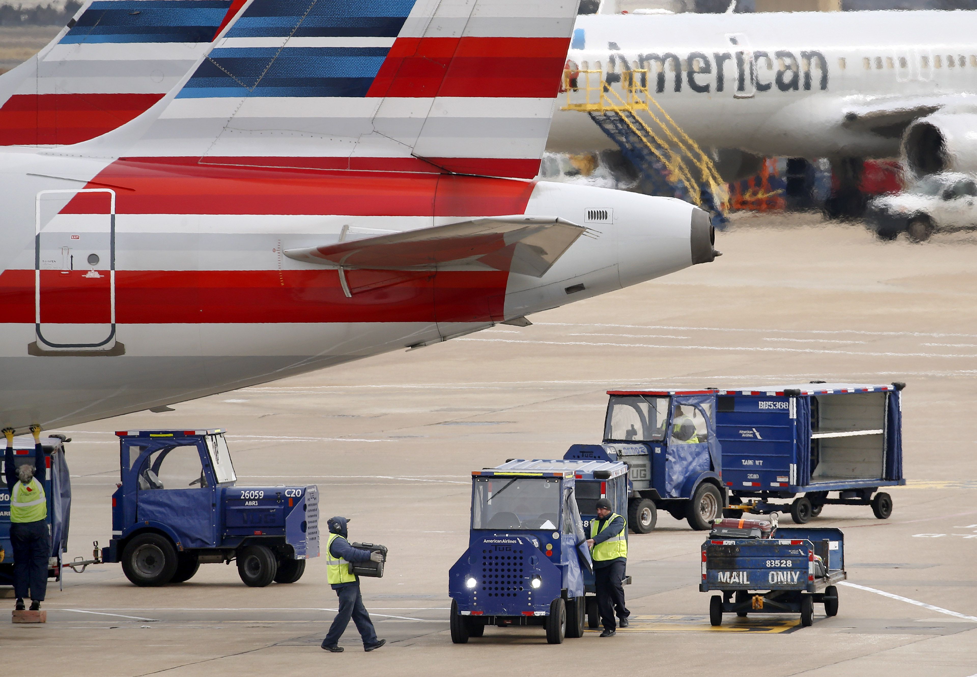 How Much Does a Baggage Handler Make at American Airlines?