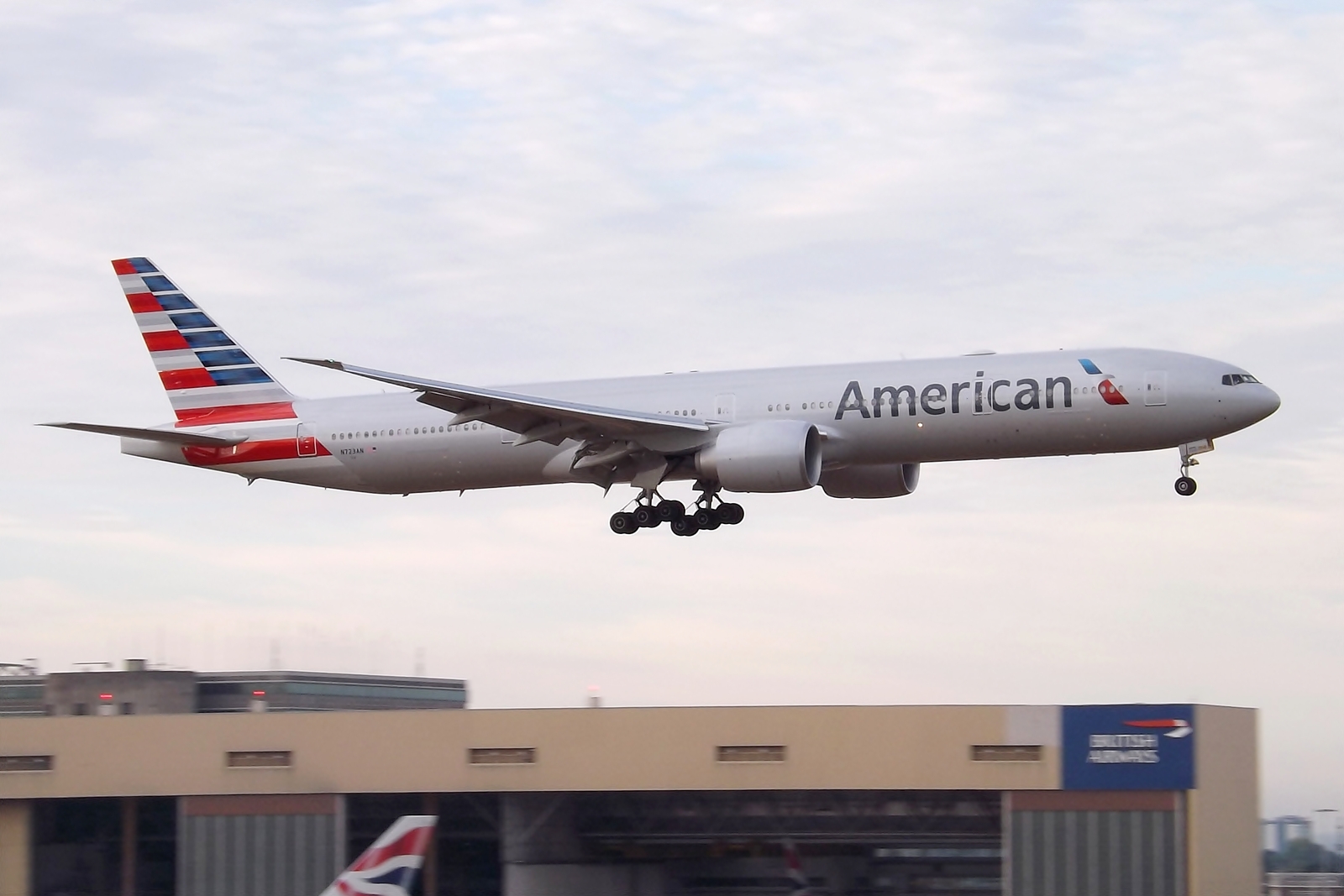 How Many Aircraft Does American Airlines Have?