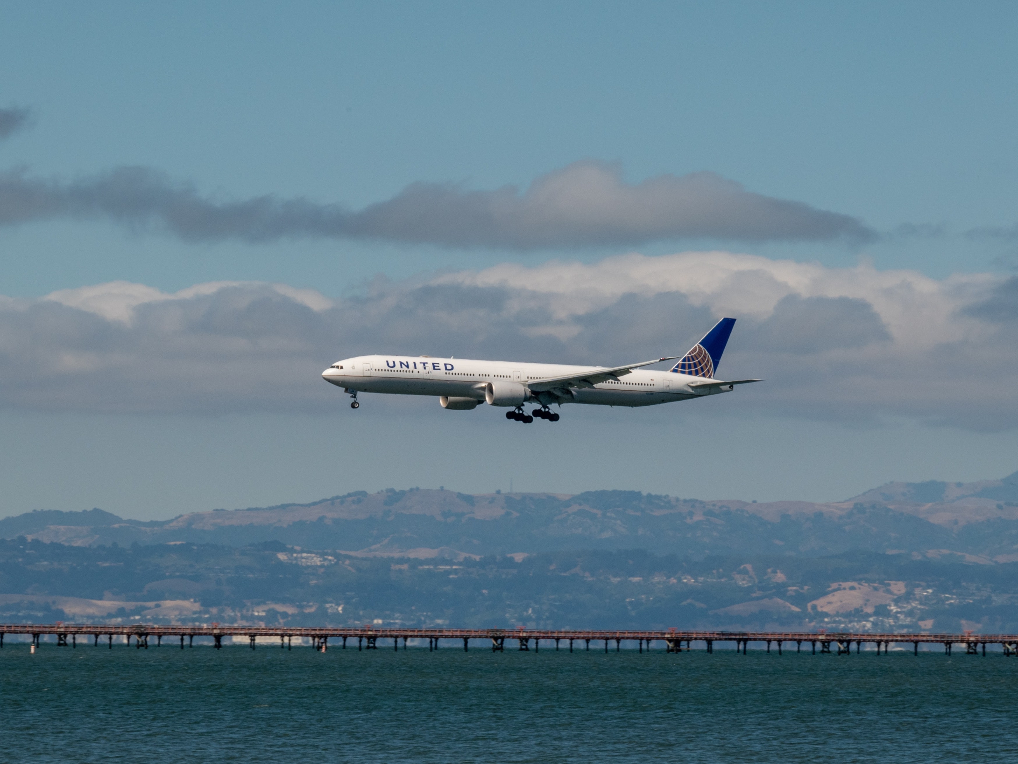 Does United Airlines Fly to New Zealand?